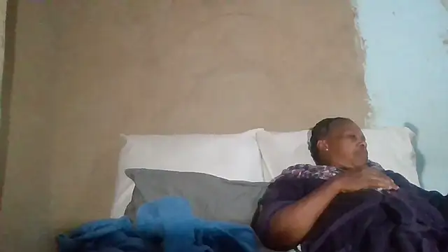 Snapshot of Nicky52 chatting on 10/12/25, 05:23 Nicky52 online show from 10/12/25, 05:23