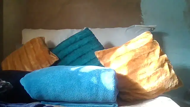 Snapshot of Nicky52 chatting on 10/13/25, 05:29 Nicky52 online show from 10/13/25, 05:29