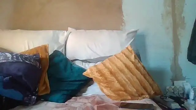 Snapshot of Nicky52 chatting on 10/14/25, 07:20 Nicky52 online show from 10/14/25, 07:20