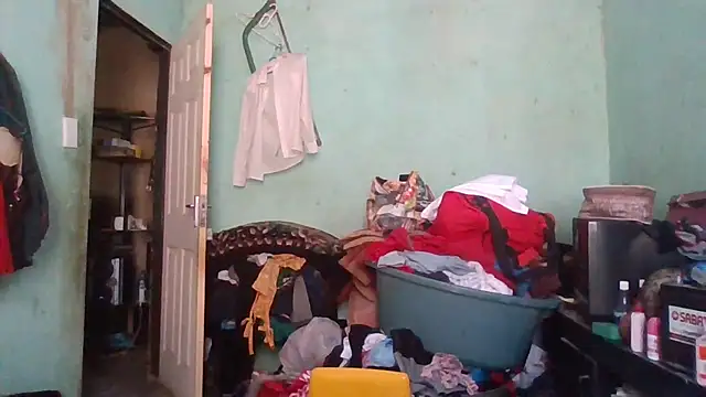 Snapshot of Nicky52 chatting on 10/23/25, 11:09 Nicky52 online show from 10/23/25, 11:09