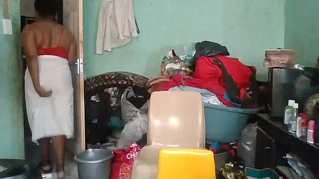 Snapshot of Nicky52 chatting on 10/29/25, 05:53 Nicky52 online show from 10/29/25, 05:53