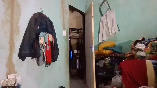 Snapshot of Nicky52 chatting on 10/31/25, 06:20 Nicky52 online show from 10/31/25, 06:20