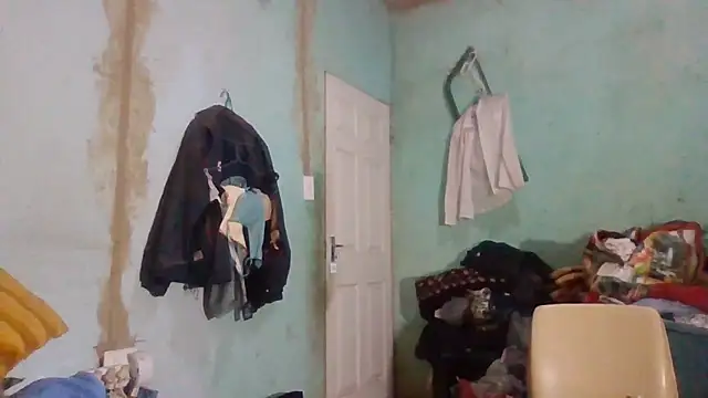 Snapshot of Nicky52 chatting on 11/04/25, 04:11 Nicky52 online show from 11/04/25, 04:11