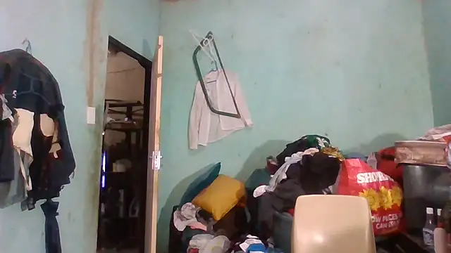 Snapshot of Nicky52 chatting on 11/07/25, 04:01 Nicky52 online show from 11/07/25, 04:01