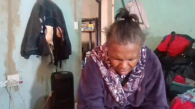 Snapshot of Nicky52 chatting on 11/09/25, 04:44 Nicky52 online show from 11/09/25, 04:44