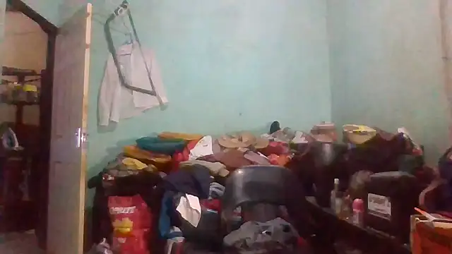 Snapshot of Nicky52 chatting on 11/16/25, 04:23 Nicky52 online show from 11/16/25, 04:23