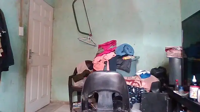 Snapshot of Nicky52 chatting on 01/07/26, 04:37 Nicky52 online show from 01/07/26, 04:37