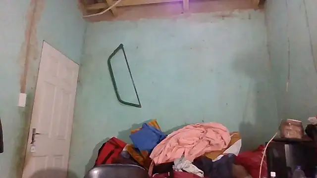 Snapshot of Nicky52 chatting on 01/19/26, 04:11 Nicky52 online show from 01/19/26, 04:11