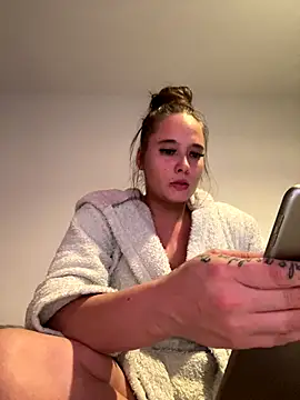 LollyLove  online show from 11/22/25, 07:02