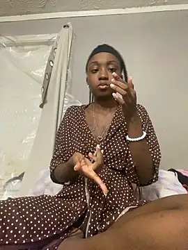 Snapshot of HennessyBaby21 chatting on 03/13/26, 02:29 HennessyBaby21 online show from 03/13/26, 02:29