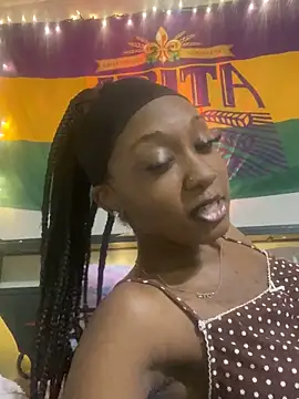 Snapshot of HennessyBaby21 chatting on 03/26/26, 01:22 HennessyBaby21 online show from 03/26/26, 01:22