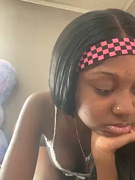 Snapshot of HennessyBaby21 chatting on 04/09/26, 09:09 HennessyBaby21 online show from 04/09/26, 09:09