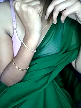 Snapshot of Nidhi_lovely chatting on 09/13/25, 04:18 Nidhi lovely online show from 09/13/25, 04:18