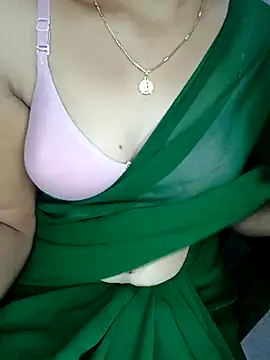 Snapshot of Nidhi_lovely chatting on 10/04/25, 05:44 Nidhi lovely online show from 10/04/25, 05:44