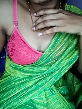 Snapshot of Nidhi_lovely chatting on 10/09/25, 05:00 Nidhi lovely online show from 10/09/25, 05:00