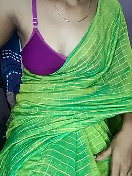 Snapshot of Nidhi_lovely chatting on 06/05/26, 02:29 Nidhi lovely online show from 06/05/26, 02:29