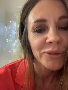 LucieMack online show from 11/28/25, 01:08