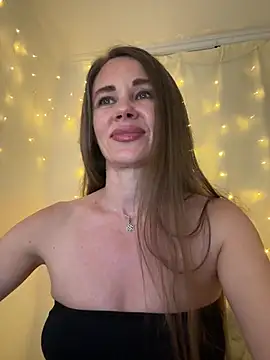 LucieMack online show from 07/19/26, 06:22