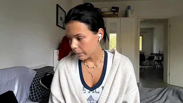 MaydaCornwall online show from 10/25/25, 07:05