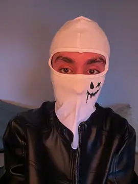 Snapshot of HitShelf chatting on 04/11/26, 10:36 HitShelf online show from 04/11/26, 10:36