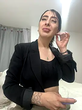 Snapshot of Savannah_Monroe chatting on 11/29/25, 04:48 Savannah Monroe online show from 11/29/25, 04:48