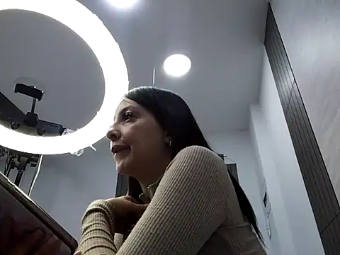 Snapshot of Savannah_Monroe chatting on 12/18/25, 08:04 Savannah Monroe online show from 12/18/25, 08:04