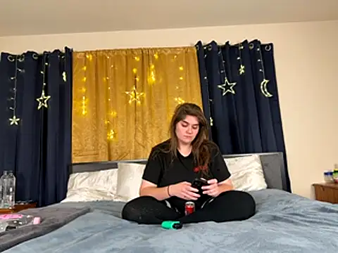 Eliza Kennedy online show from 12/04/25, 12:20