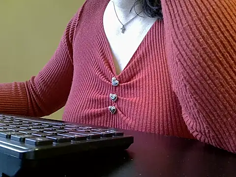 ITALIANASISIXX online show from 10/30/25, 08:05