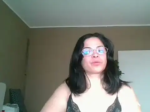 ITALIANASISIXX online show from 04/15/26, 07:15