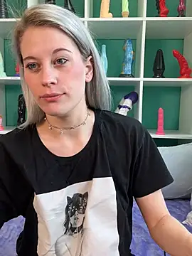 Snapshot of TheRealJessyLey chatting on 03/23/26, 08:29 TheRealJessyLey online show from 03/23/26, 08:29