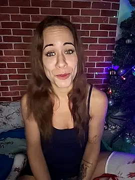 Snapshot of HotGinger66 chatting on 12/22/25, 10:12 HotGinger66 online show from 12/22/25, 10:12