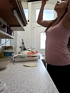 Snapshot of HotGinger66 chatting on 03/04/26, 01:39 HotGinger66 online show from 03/04/26, 01:39