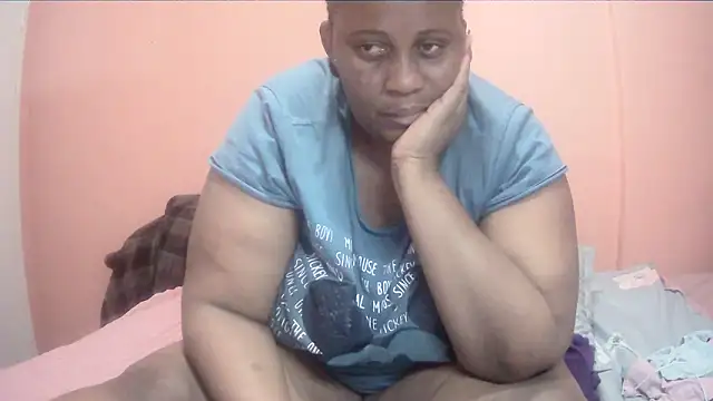 Snapshot of HUGEASSXXXXX chatting on 11/30/25, 06:12 HUGEASSXXXXX online show from 11/30/25, 06:12