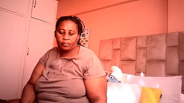 Snapshot of HUGEASSXXXXX chatting on 08/04/26, 07:55 HUGEASSXXXXX online show from 08/04/26, 07:55