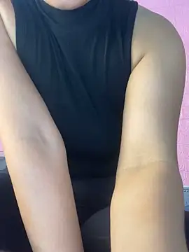 Snapshot of Rose_194 chatting on 04/04/26, 04:11 Rose 194 online show from 04/04/26, 04:11