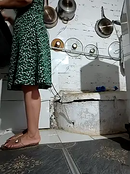 Snapshot of Rosalind_xxx chatting on 03/19/26, 11:03 Rosalind xxx online show from 03/19/26, 11:03