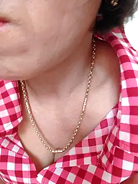 Snapshot of Rosalind_xxx chatting on 03/25/26, 11:44 Rosalind xxx online show from 03/25/26, 11:44