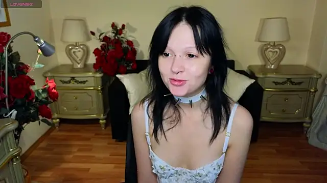 mimi purrs online show from 10/01/25, 04:40