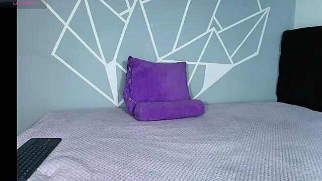 karlamoon23 online show from 03/15/26, 09:32