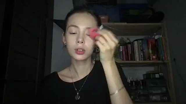 Yuna5343 online show from 09/12/25, 07:14