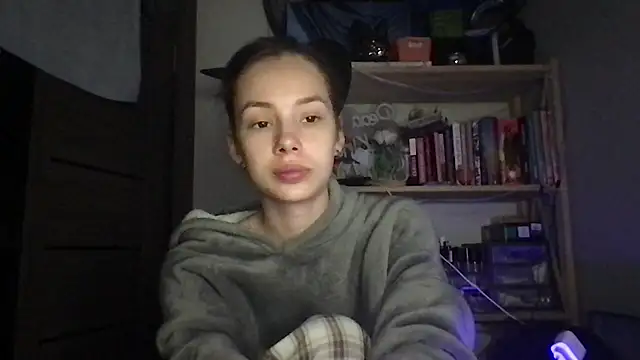 Yuna5343 online show from 10/02/25, 07:21