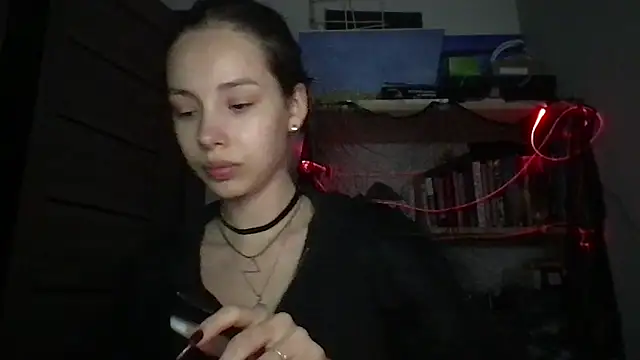 Yuna5343 online show from 10/31/25, 07:15