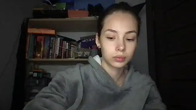 Yuna5343 online show from 11/18/25, 11:48