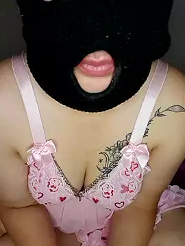 Snapshot of 1Malika chatting on 09/27/25, 07:46 1Malika online show from 09/27/25, 07:46