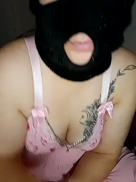 Snapshot of 1Malika chatting on 10/07/25, 07:49 1Malika online show from 10/07/25, 07:49