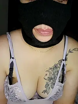 Snapshot of 1Malika chatting on 10/09/25, 10:57 1Malika online show from 10/09/25, 10:57