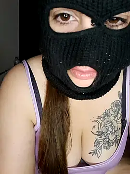 Snapshot of 1Malika chatting on 10/10/25, 08:02 1Malika online show from 10/10/25, 08:02