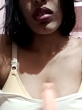 Snapshot of kaviyaponnu0987 chatting on 10/09/25, 09:24 kaviyaponnu0987 online show from 10/09/25, 09:24