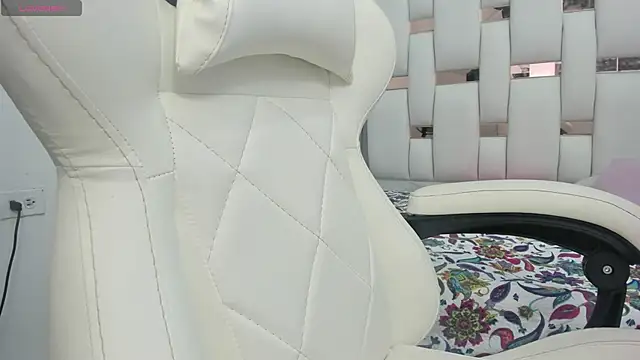 Katalina red online show from 09/18/25, 07:38