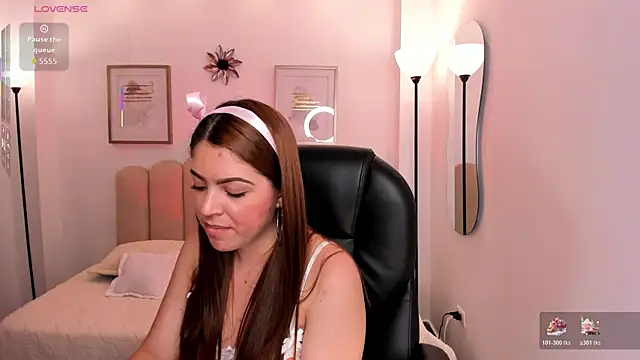 Snapshot of Madelin_carter chatting on 11/30/25, 03:54 Madelin carter online show from 11/30/25, 03:54